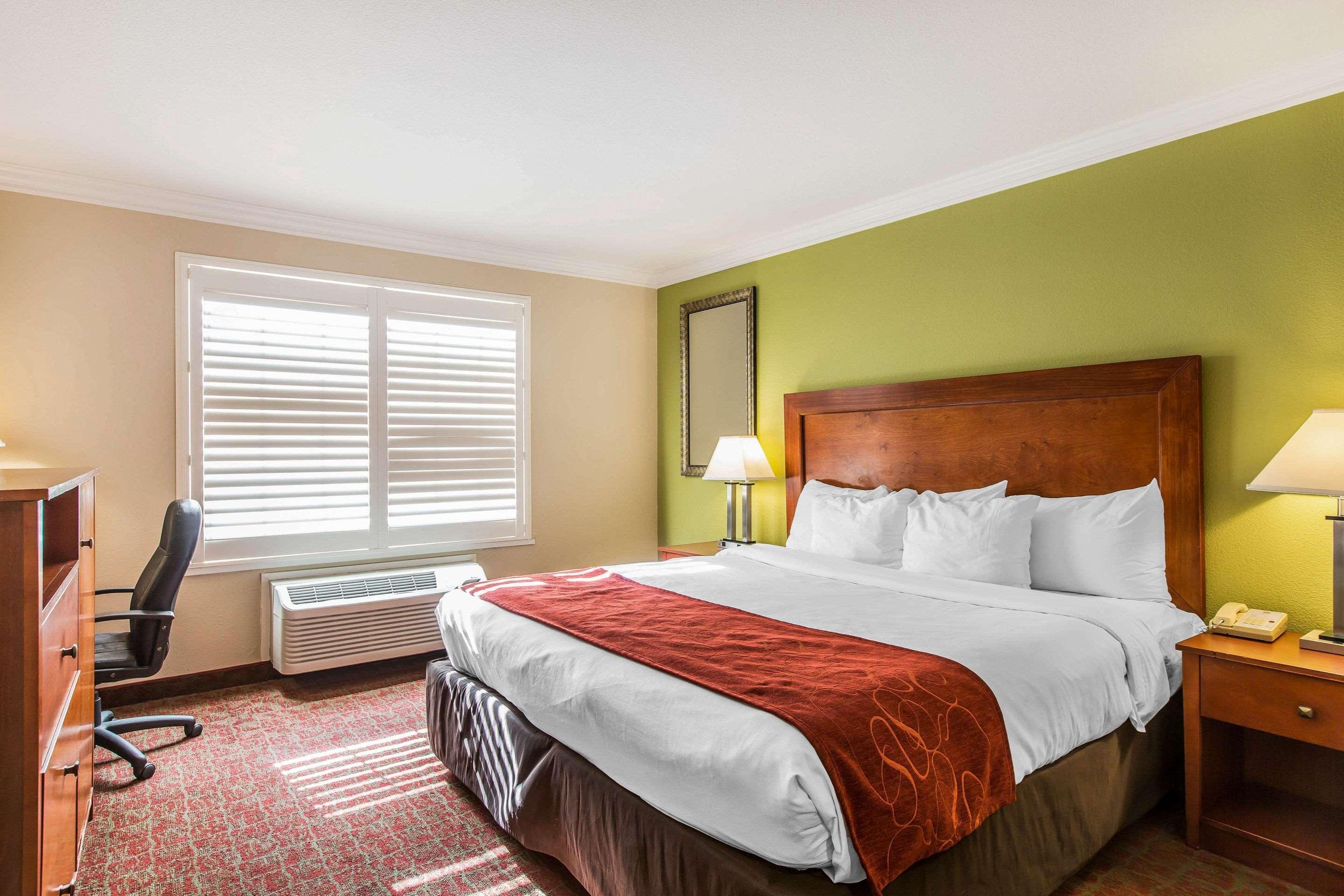 Comfort Suites Fresno River Park Ngoại thất bức ảnh
