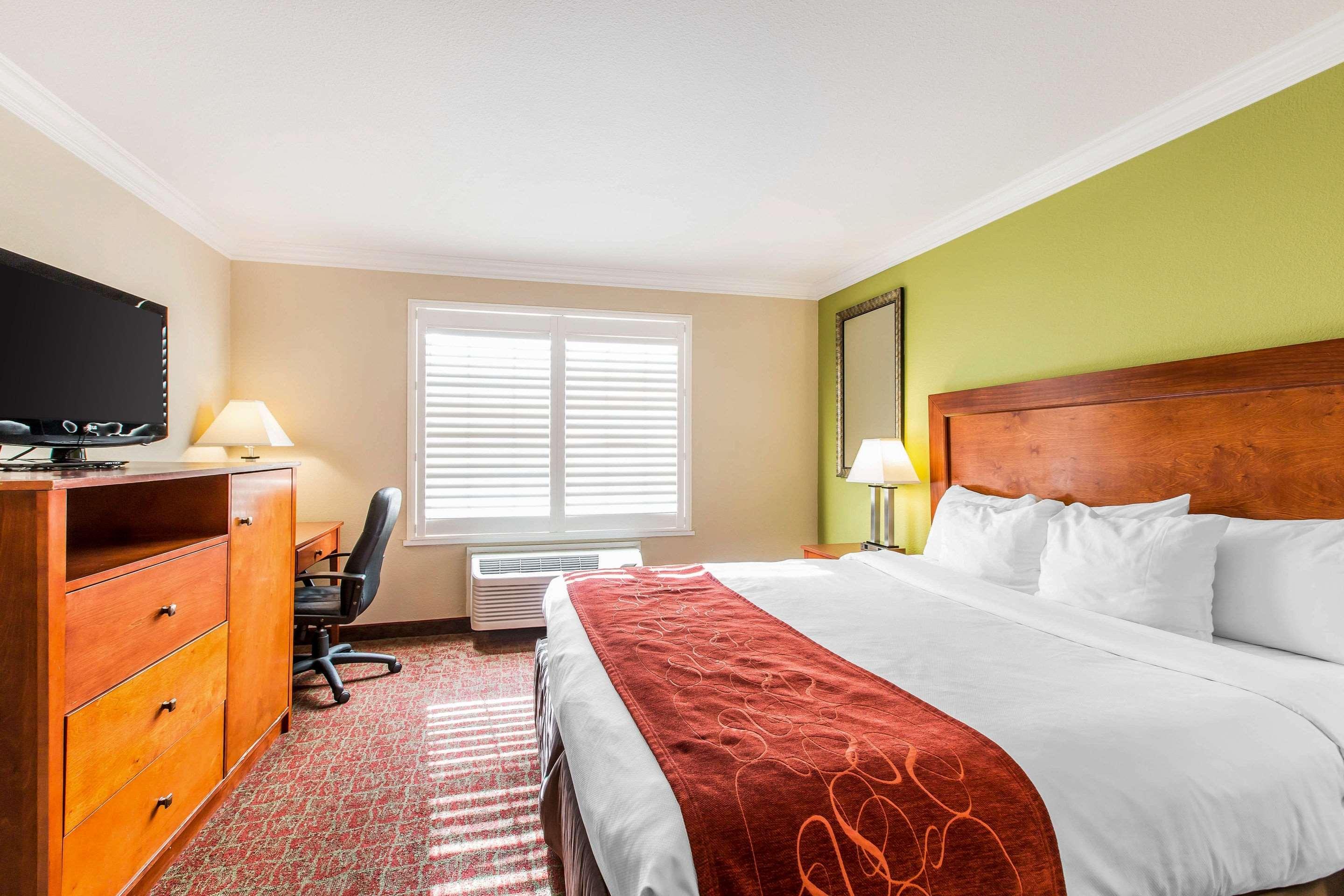 Comfort Suites Fresno River Park Ngoại thất bức ảnh