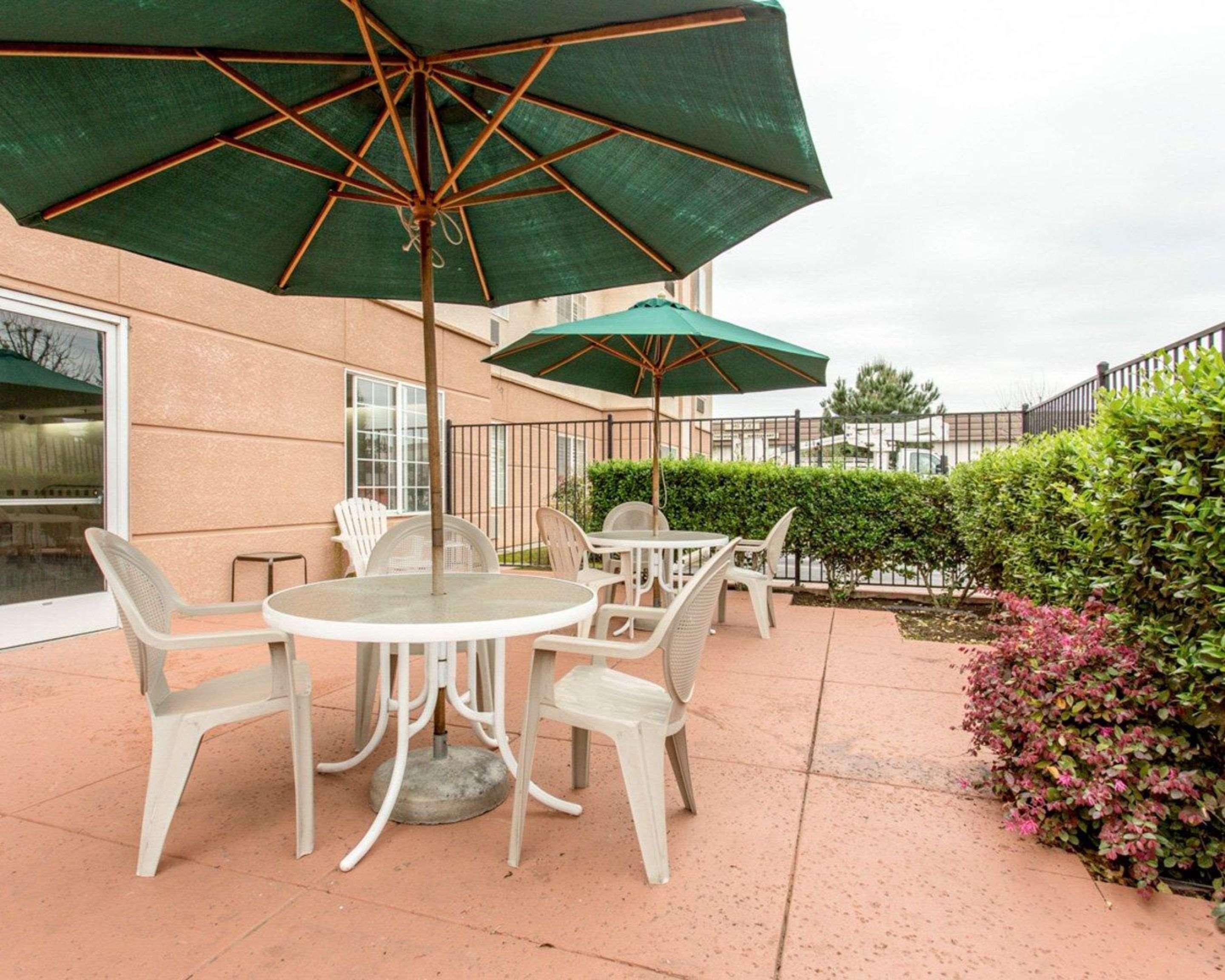 Comfort Suites Fresno River Park Ngoại thất bức ảnh